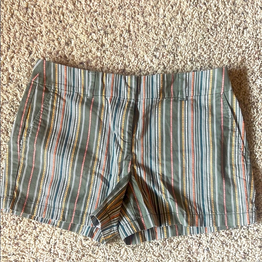Super cute! Loft 4” striped shorts